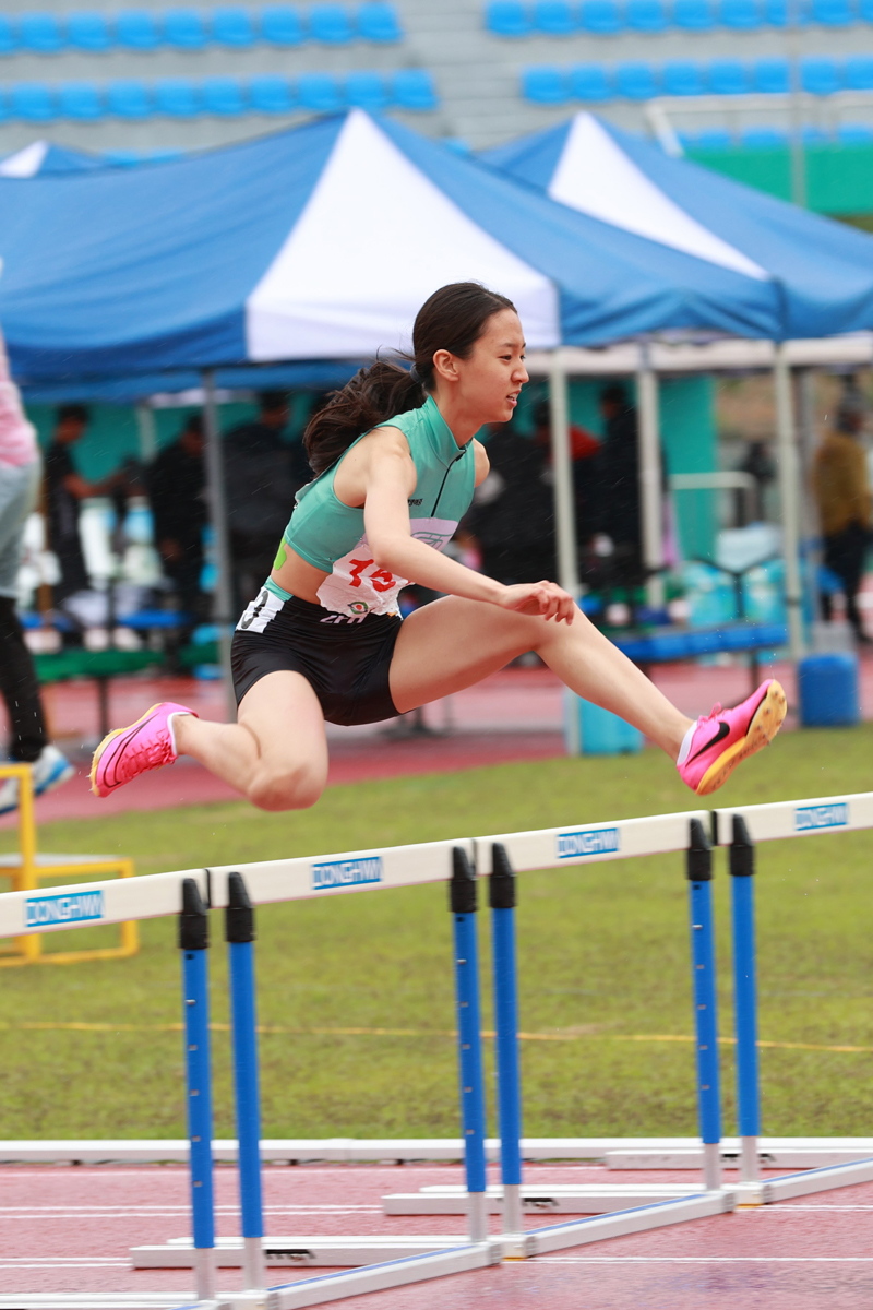 여중 100m허들 대회신기록 이다인(경명여중)