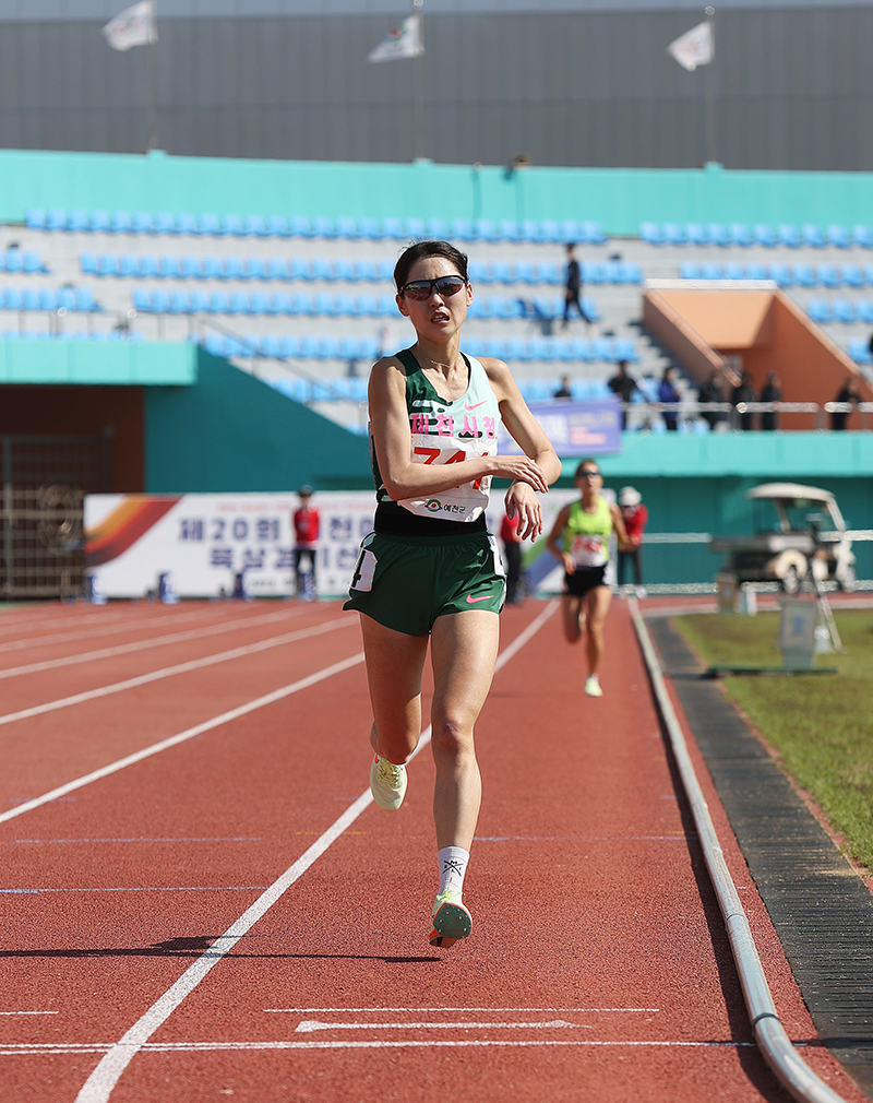 여자부 10,000m 대회신기록 최경선