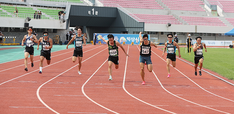 남자대학부 100m 우승 이재성(한국체육대)