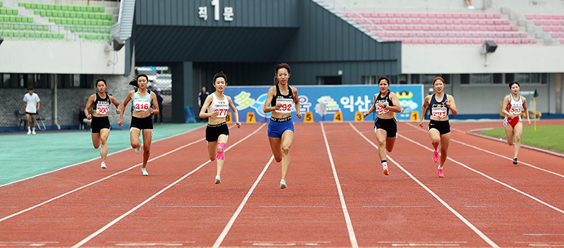 여자대학부 200m 우승 이채현(경희대학교)