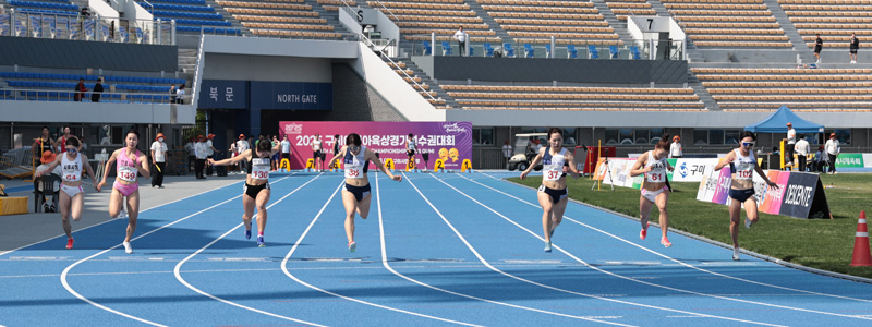 여자 일반부 100m 우승 김다은(37)