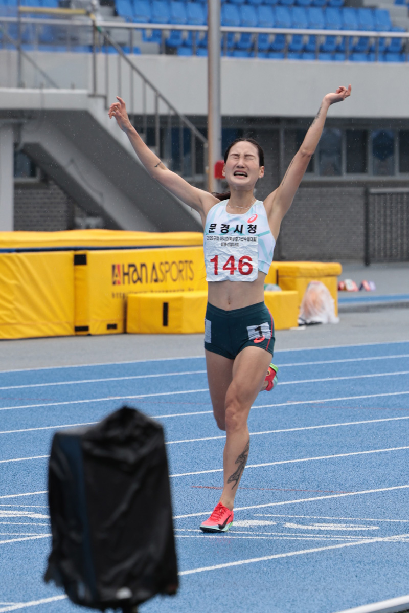 여자부 3000m장애물 한국신기록 조하림