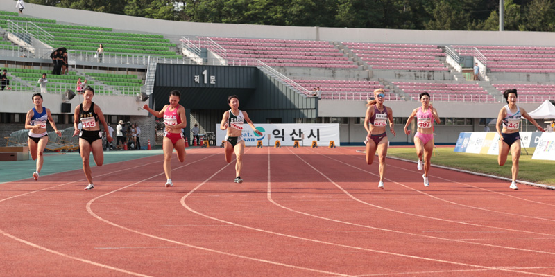 여자부 100m 우승 이은빈(574)