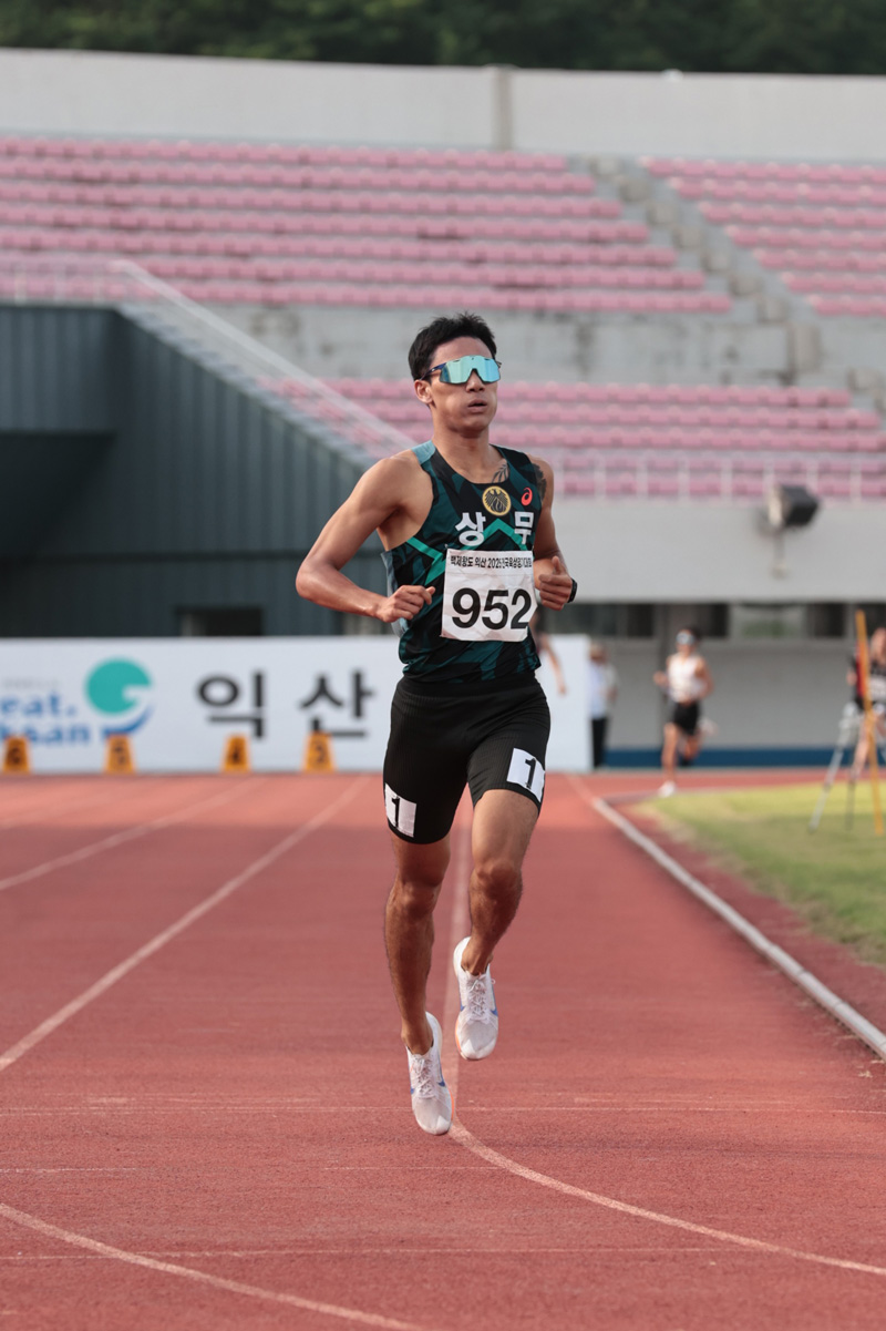 남자부 1500m 우승 이재웅