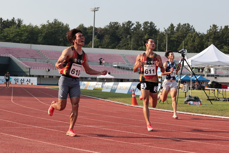 남자대학부 200m 우승 김정윤(610)