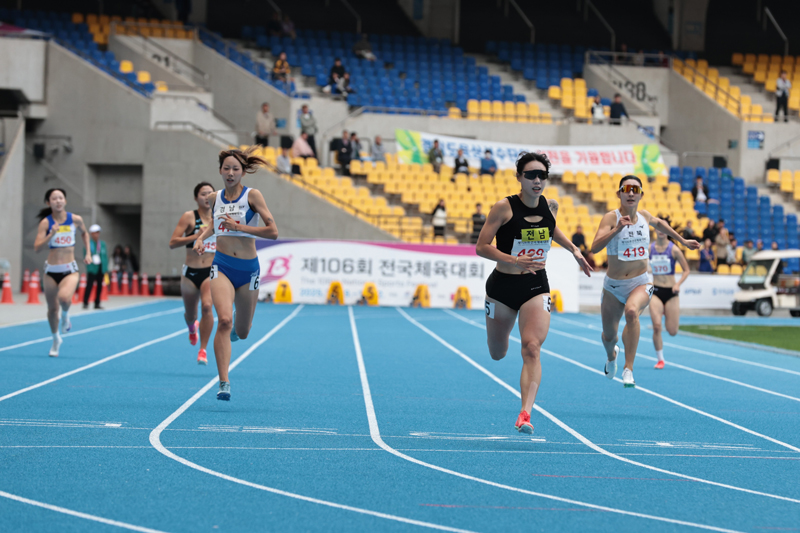 여자부 400m 대회신기록 이아영(429)