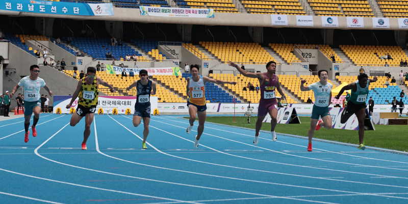 남자부 100m 우승 나마디 조엘진(757)