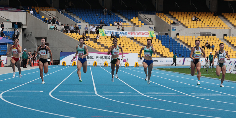 여자부 100m 우승 이은빈(444)