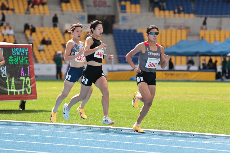 여자부 1500m 대회신기록 박나연(366)