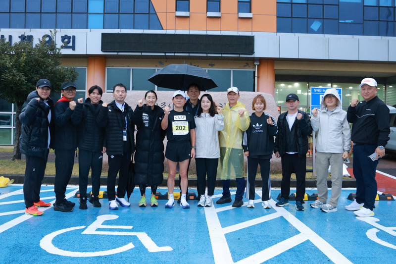 대한육상연맹팀(육현표 회장, 202번)