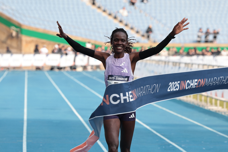 국제 여자부 우승 조안 첼리모 멜리(루마니아)