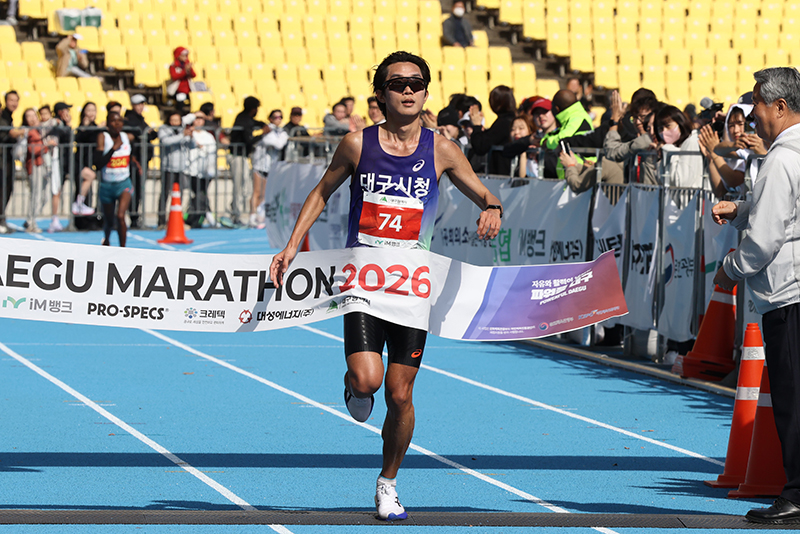 국내 남자부 우승 이동진(대구광역시청)