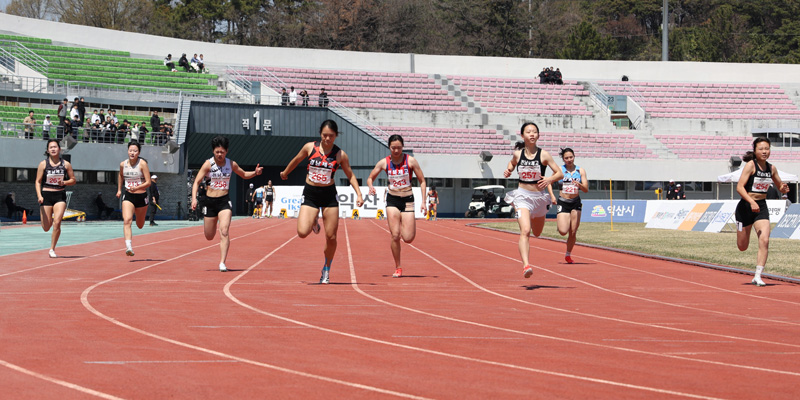 여자 고등부 100m 우승 윤제리(257)