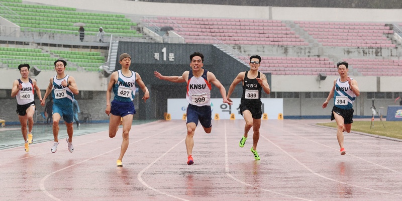 남자 대학부 200m 우승 김정윤(399)