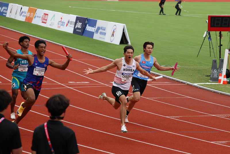 ¾Æ½Ã¾ÆU20À°»ó°æ±â¼±¼ö±Ç´ëȸ ³²ÀÚ 4x100m ¸±·¹ÀÌ ±Ý¸Þ´Þ (ÃÖ¸íÁø, ±èµ¿Áø, ÃÖ¼º¿ø, Àüä¹Î)