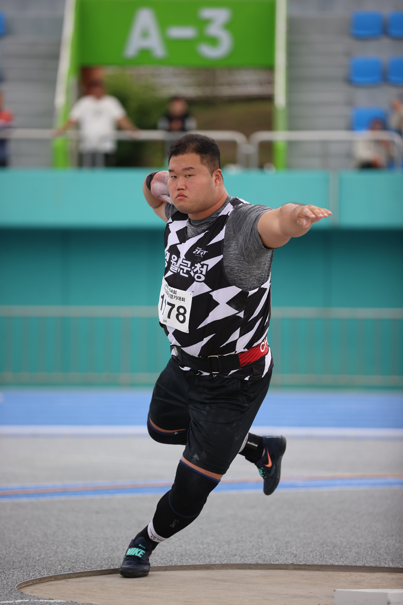 남자 포환던지기 우승 심준