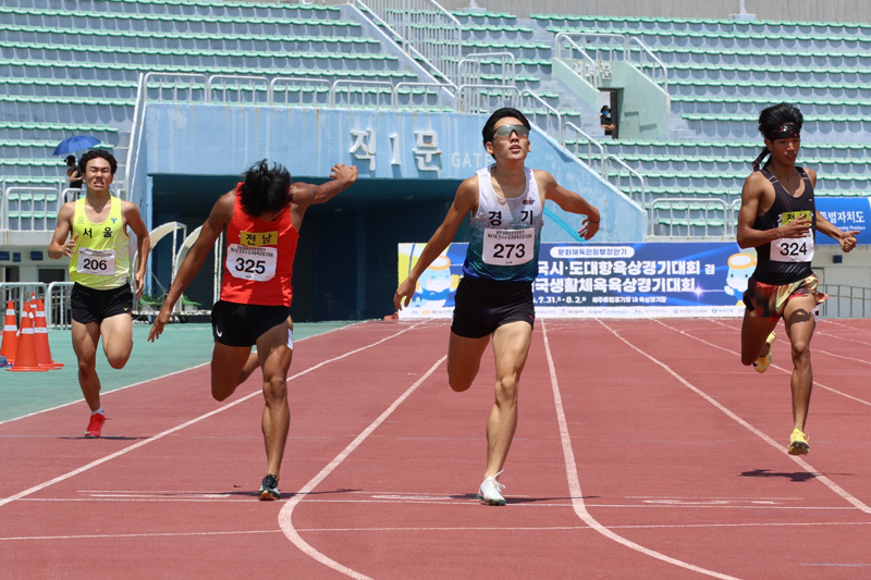 남고부 400m 우승 김시후(273, 심원고)