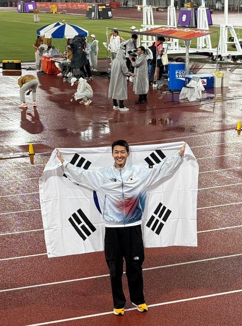 남자 높이뛰기 동메달 우상혁