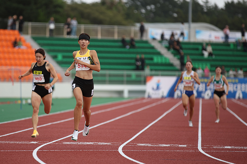 여자부 400m 우승 김서윤(514)